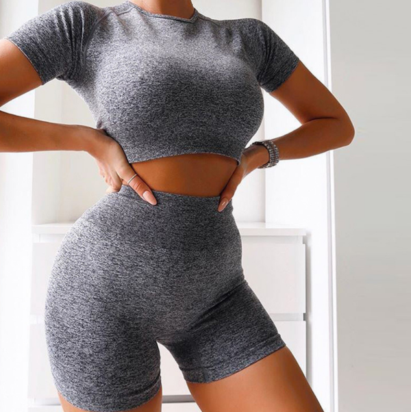YWND-0003,manufacturers seamless yoga  comfortable breathable knit short sleeve buttock lifting fitness shorts  suit - Image 2