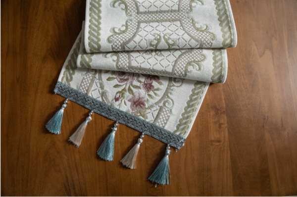 YJCZ-0001,yiwu factory selling christmas chenille fringed polyester home tablecloth - Image 9