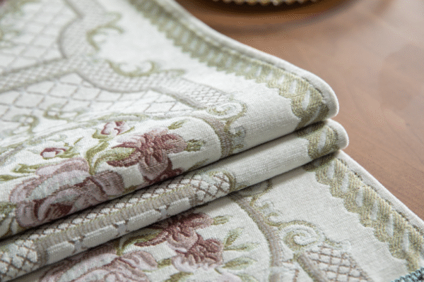 YJCZ-0001,yiwu factory selling christmas chenille fringed polyester home tablecloth - Image 8