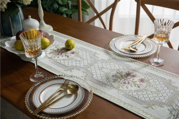 YJCZ-0001,yiwu factory selling christmas chenille fringed polyester home tablecloth - Image 7