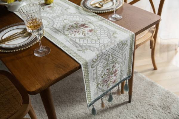 YJCZ-0001,yiwu factory selling christmas chenille fringed polyester home tablecloth - Image 6