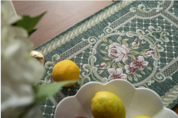 YJCZ-0001,yiwu factory selling christmas chenille fringed polyester home tablecloth - Image 2