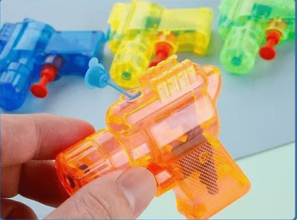 YWZW-0004,hot selling wholesale street vendors night markets  spraying  mini kids splashing water toy gun - Image 6
