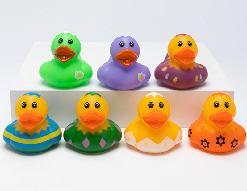 YZYW-0006,factory wholesale vinyl Easter children bathroom water swimming squeeze shake floating little duck water toys - Image 4