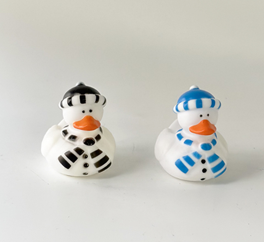 YZYW-0007,factory vinyl best selling children bath toys squeeze call Christmas rubber duck toys - Image 5